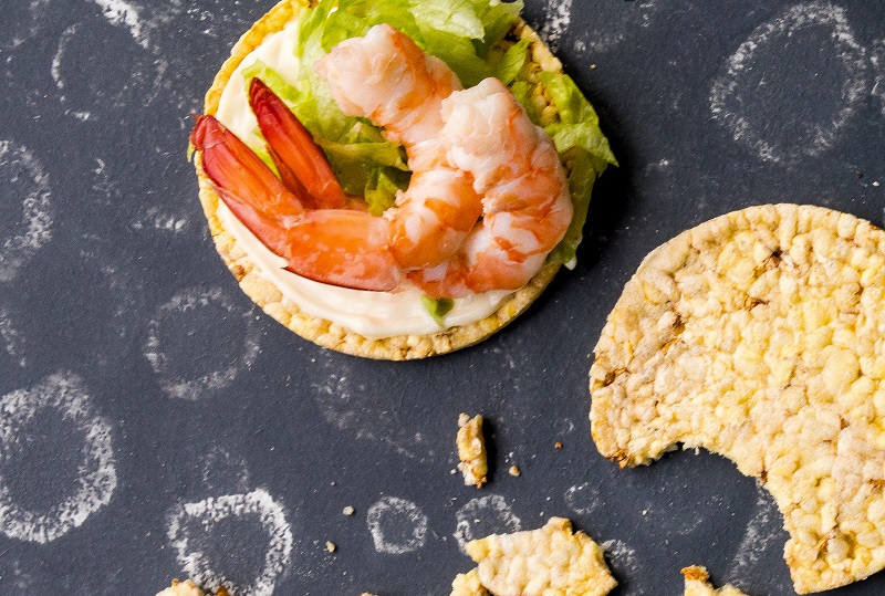 May, prawns & lettuce for lunch on CORN THINS. #cornthins, #nongmo, #glutenfree