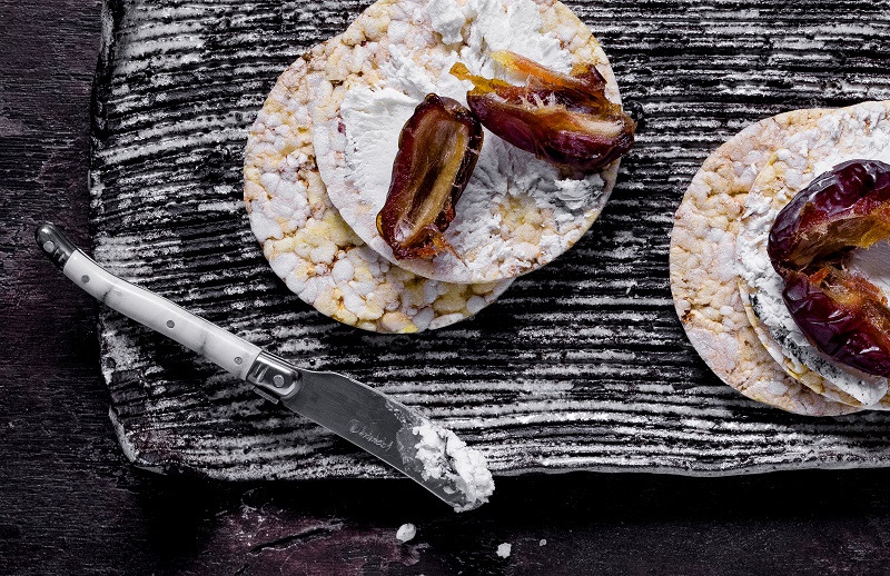 Goats Cheese & Medjool Date on CORN THINS slices