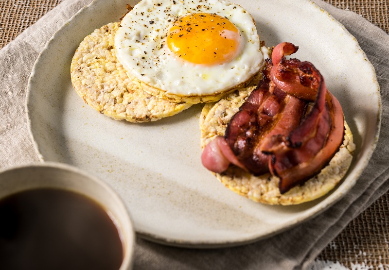 Bacon & Eggs on CORN THINS slices for Breakfast
