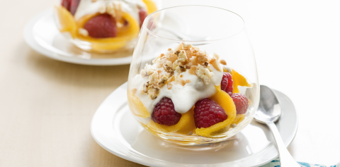 Mango, berry & Yoghurt with Crushed Corn Thins slices